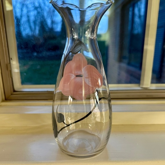 ANCHOR HOCKING, HAND PAINTED BUD VASE. PINK FLOWER WITH GREY/BLACK STEM. - Picture 5 of 7